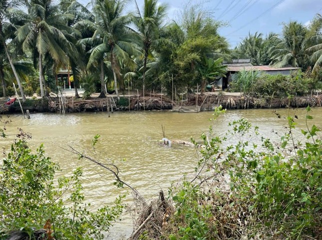 Thanh niên nhảy sông trốn chạy ở Cà Mau: Kết cục bi thảm sau cuộc xung đột - Ảnh 1.