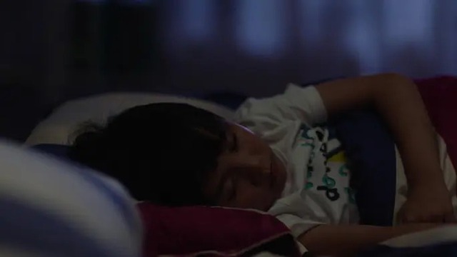 Con nằm ngủ n&oacute;i mớ: "Bố đi c&ugrave;ng c&ocirc; n&agrave;o xinh thế", mẹ ngầm đi t&igrave;m hiểu th&igrave; ph&aacute;t hiện b&iacute; mật được giấu k&iacute;n- Ảnh 1.