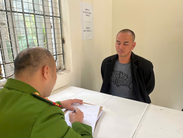 Tạm giữ khẩn cấp đối tượng đe dọa cán bộ xã ở Hà Nội , hành vi nghiêm trọng - Ảnh 1.