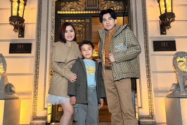 Quý tử nhà sao Vbiz là rich kid thứ thiệt: 8 tuổi làm chủ 3 công ty, nói được tới 4 thứ tiếng - Ảnh 4. Quý tử nhà sao Vbiz là rich kid thứ thiệt: 8 tuổi làm chủ 3 công ty, nói được tới 4 thứ tiếng - Ảnh 4.