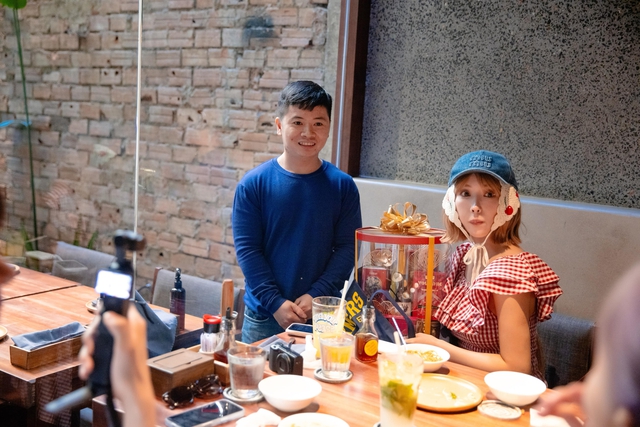 Diễn viên Nhật Bản Yua Mikami và loạt ảnh bất ngờ ở TP HCM- Ảnh 4. Diễn viên Nhật Bản Yua Mikami và loạt ảnh bất ngờ ở TP HCM- Ảnh 4.