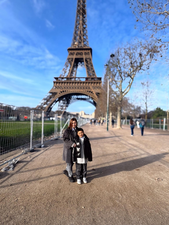 Quý tử nhà sao Vbiz là rich kid thứ thiệt: 8 tuổi làm chủ 3 công ty, nói được tới 4 thứ tiếng - Ảnh 12. Quý tử nhà sao Vbiz là rich kid thứ thiệt: 8 tuổi làm chủ 3 công ty, nói được tới 4 thứ tiếng - Ảnh 12.