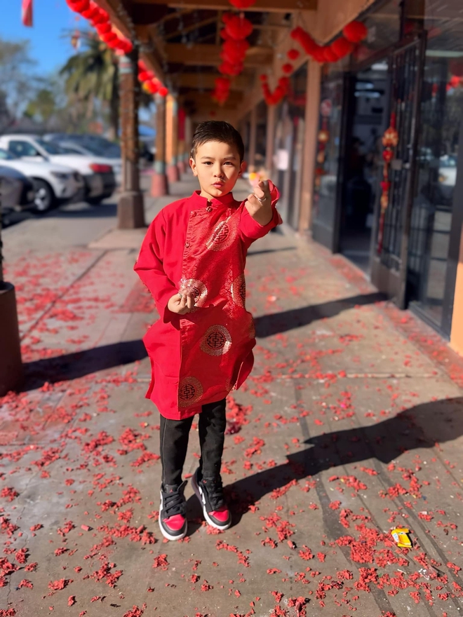 Quý tử nhà sao Vbiz là rich kid thứ thiệt: 8 tuổi làm chủ 3 công ty, nói được tới 4 thứ tiếng - Ảnh 6. Quý tử nhà sao Vbiz là rich kid thứ thiệt: 8 tuổi làm chủ 3 công ty, nói được tới 4 thứ tiếng - Ảnh 6.