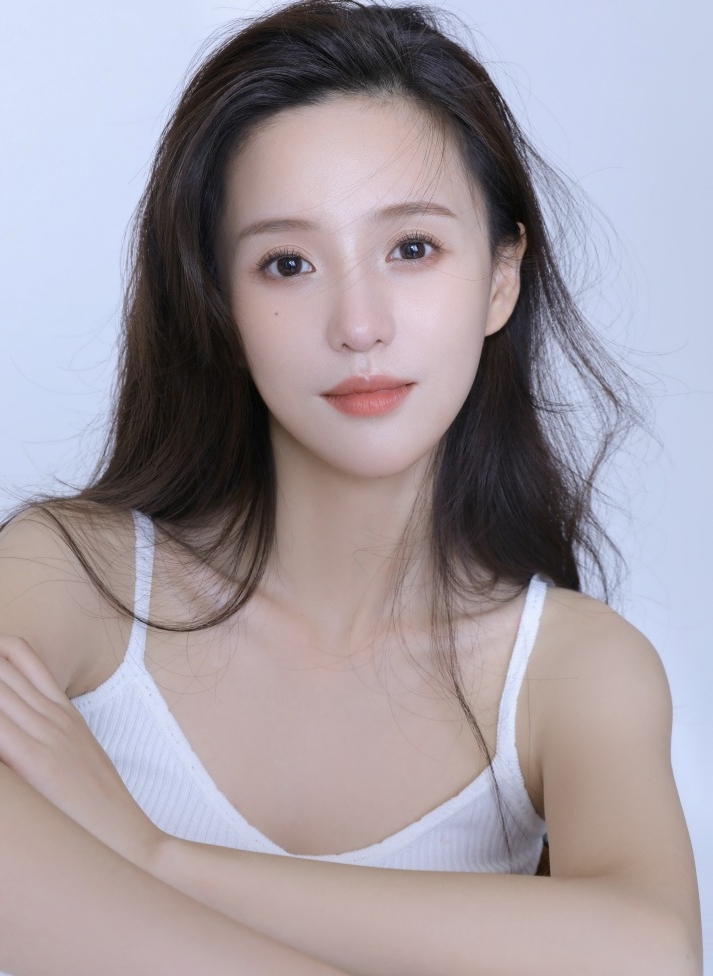 Căng: Mỹ nhân showbiz "đăng đàn" tố bạn trai diễn viên "cắm sừng 5678 lần", clip trơ mặt cặp kè "tiểu tam" lan tràn MXH - Ảnh 1.