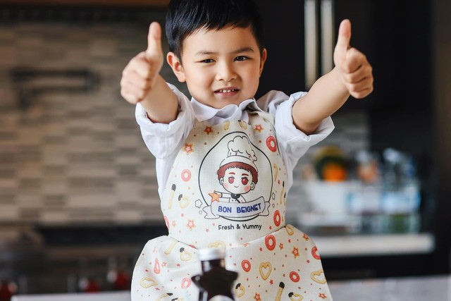 Quý tử nhà sao Vbiz là rich kid thứ thiệt: 8 tuổi làm chủ 3 công ty, nói được tới 4 thứ tiếng - Ảnh 16. Quý tử nhà sao Vbiz là rich kid thứ thiệt: 8 tuổi làm chủ 3 công ty, nói được tới 4 thứ tiếng - Ảnh 16.