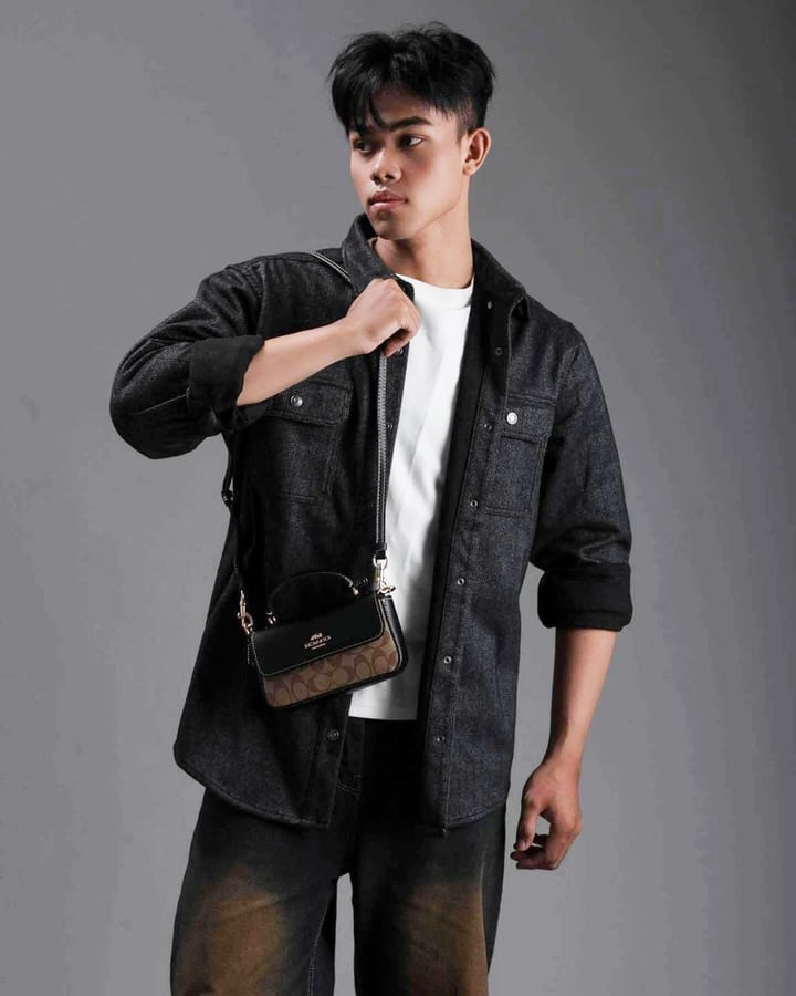 Cư dân mạng ' đào ' lại hình ảnh Nam vương Campuchia 2024 - Ảnh 4.