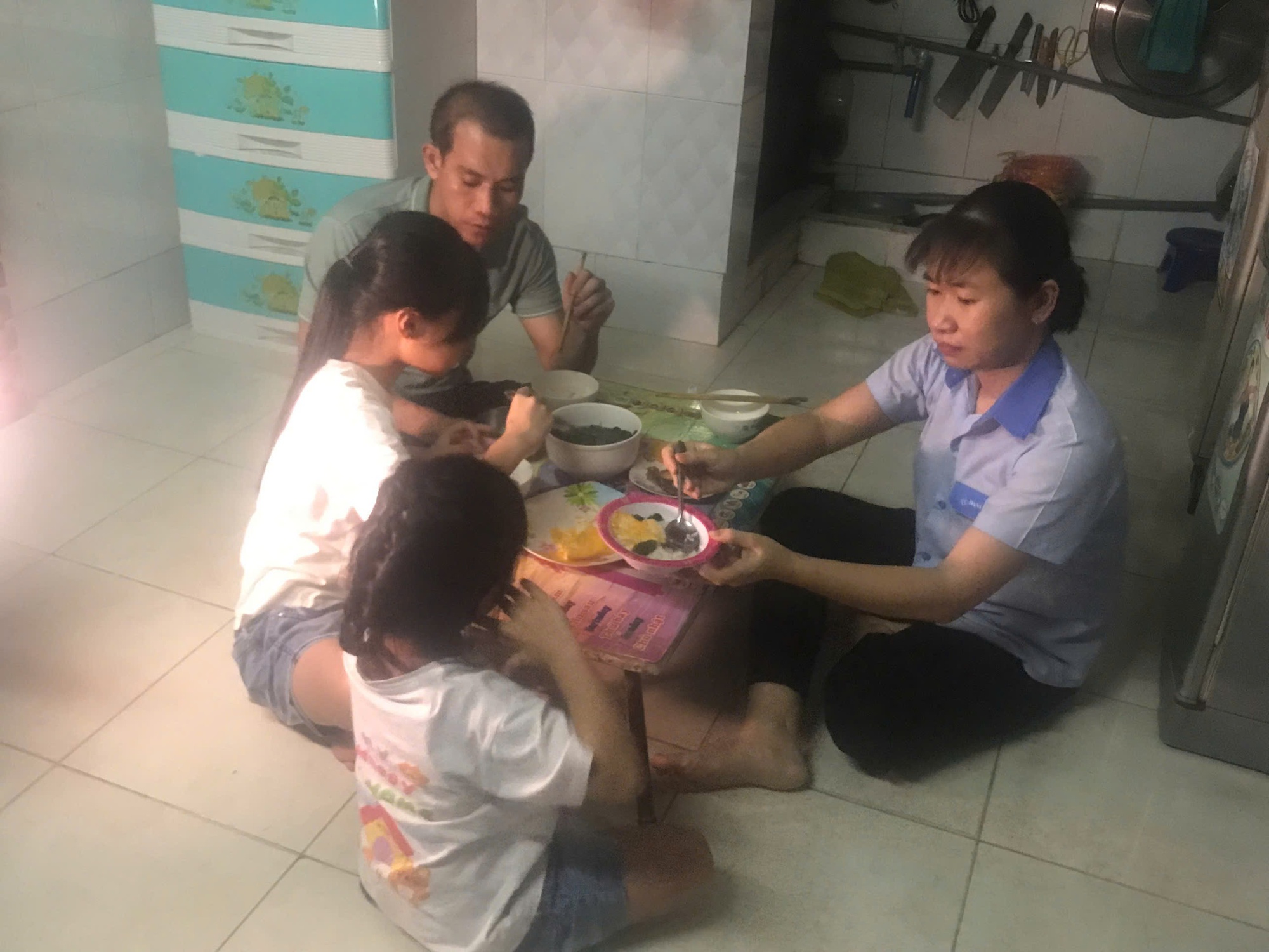 Hà Nội: Sự cố thang máy Đại Thanh khiến hàng chục người mắc kẹt - Ảnh 3.