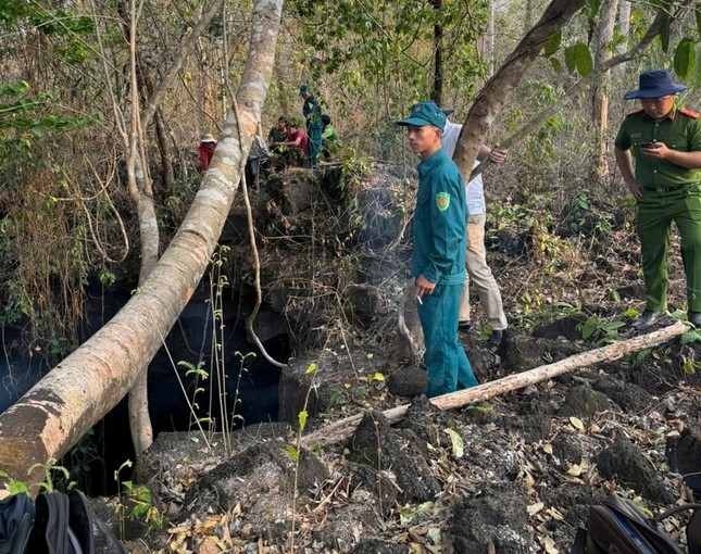 Phát hiện thi thể nam giới trong hang động Đắk Nông - Ảnh 1.