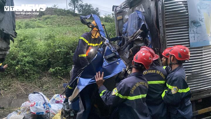 T&ocirc;ng v&agrave;o đu&ocirc;i xe tải ở Ph&uacute; Y&ecirc;n , hai người thiệt mạng tại chỗ - Ảnh 1.