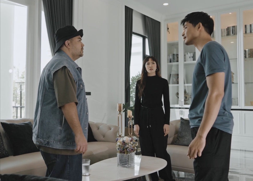 T&ocirc;i n&oacute;i gửi tiết kiệm online được 3 tỷ, bố chồng nghe xong giật m&igrave;nh đ&aacute;nh rơi đũa rồi thốt c&acirc;u: "Tại sao con kh&ocirc;ng nghe lời bố vậy?" - Ảnh 1.