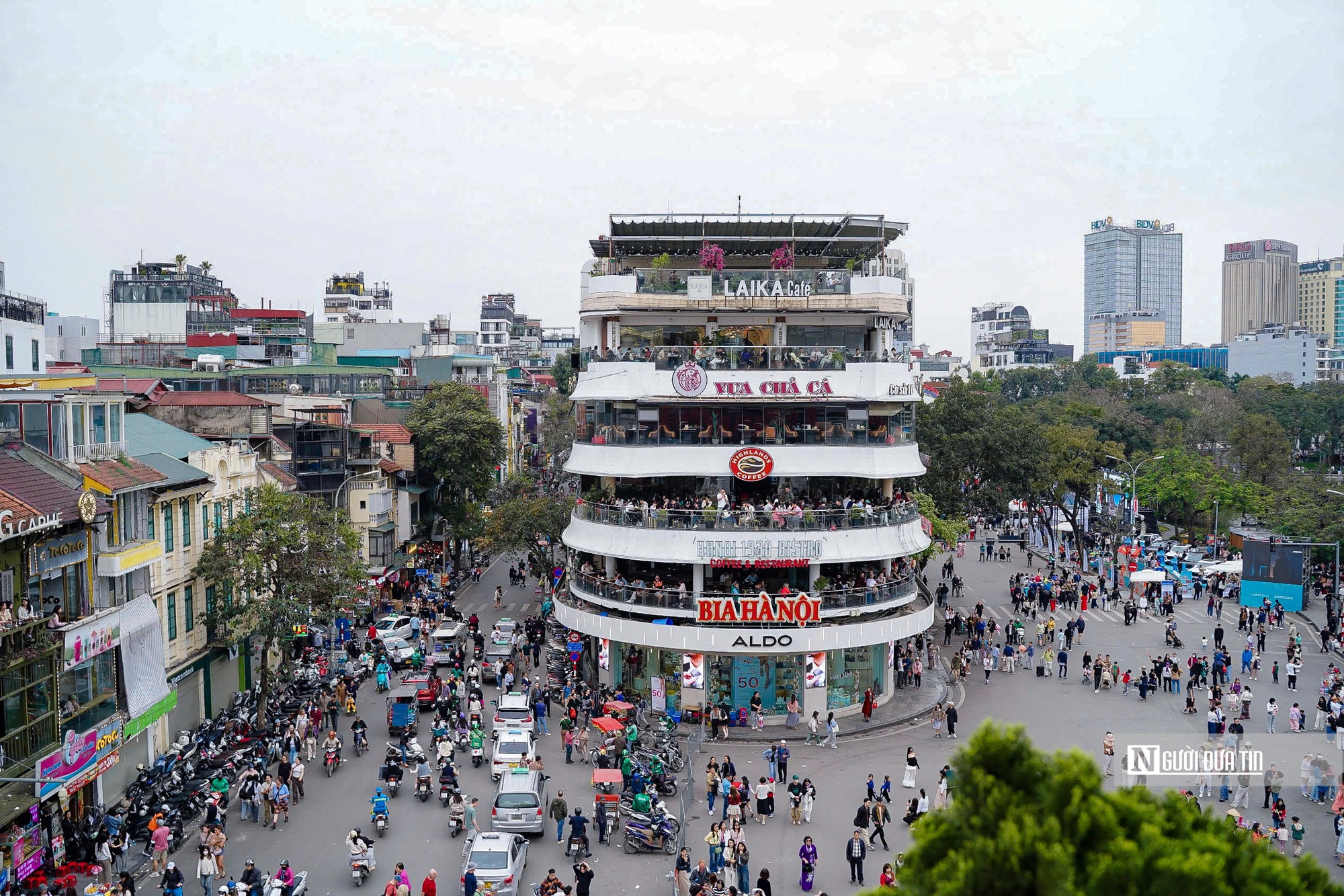 Cải tạo kh&ocirc;ng gian Hồ Gươm cần h&agrave;i h&ograve;a v&agrave; "kh&ocirc;ng b&ecirc; t&ocirc;ng h&oacute;a"- Ảnh 3.