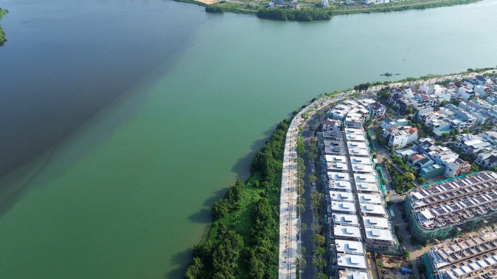 Bờ s&ocirc;ng Thăng Long "mặc &aacute;o mới", tạo điểm nhấn cho đ&ocirc; thị Đ&agrave; Nẵng- Ảnh 6.