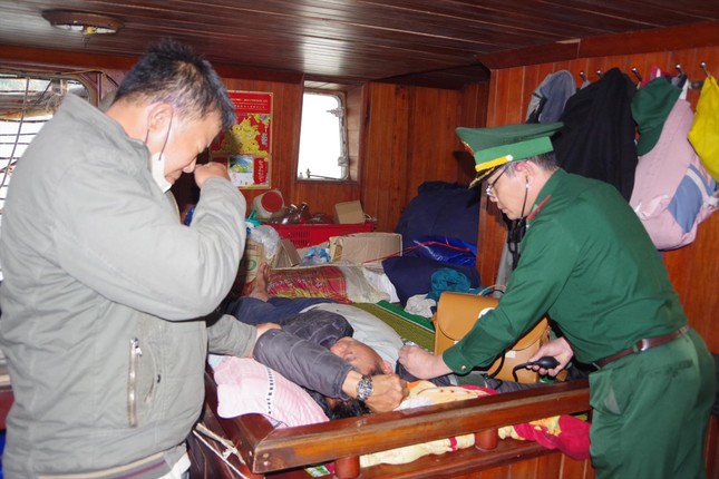 Ch&igrave;m t&agrave;u c&acirc;u mực QNa 91679 TS: Nỗi đau l&agrave;ng biển Quảng Nam - Ảnh 3.