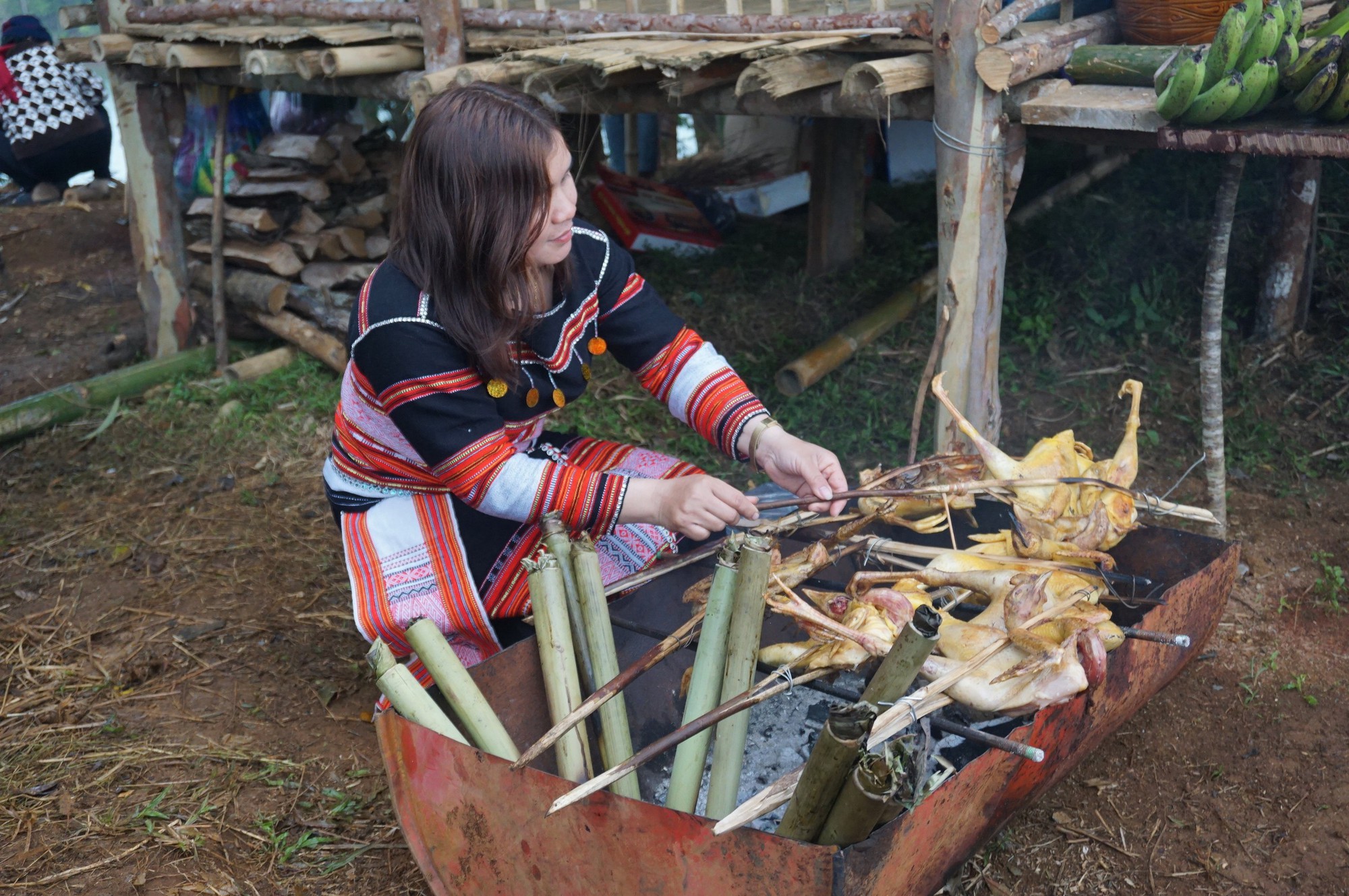 Trải nghiệm vẻ đẹp hoang sơ của n&uacute;i rừng Vĩnh Thạnh - Ảnh 10.