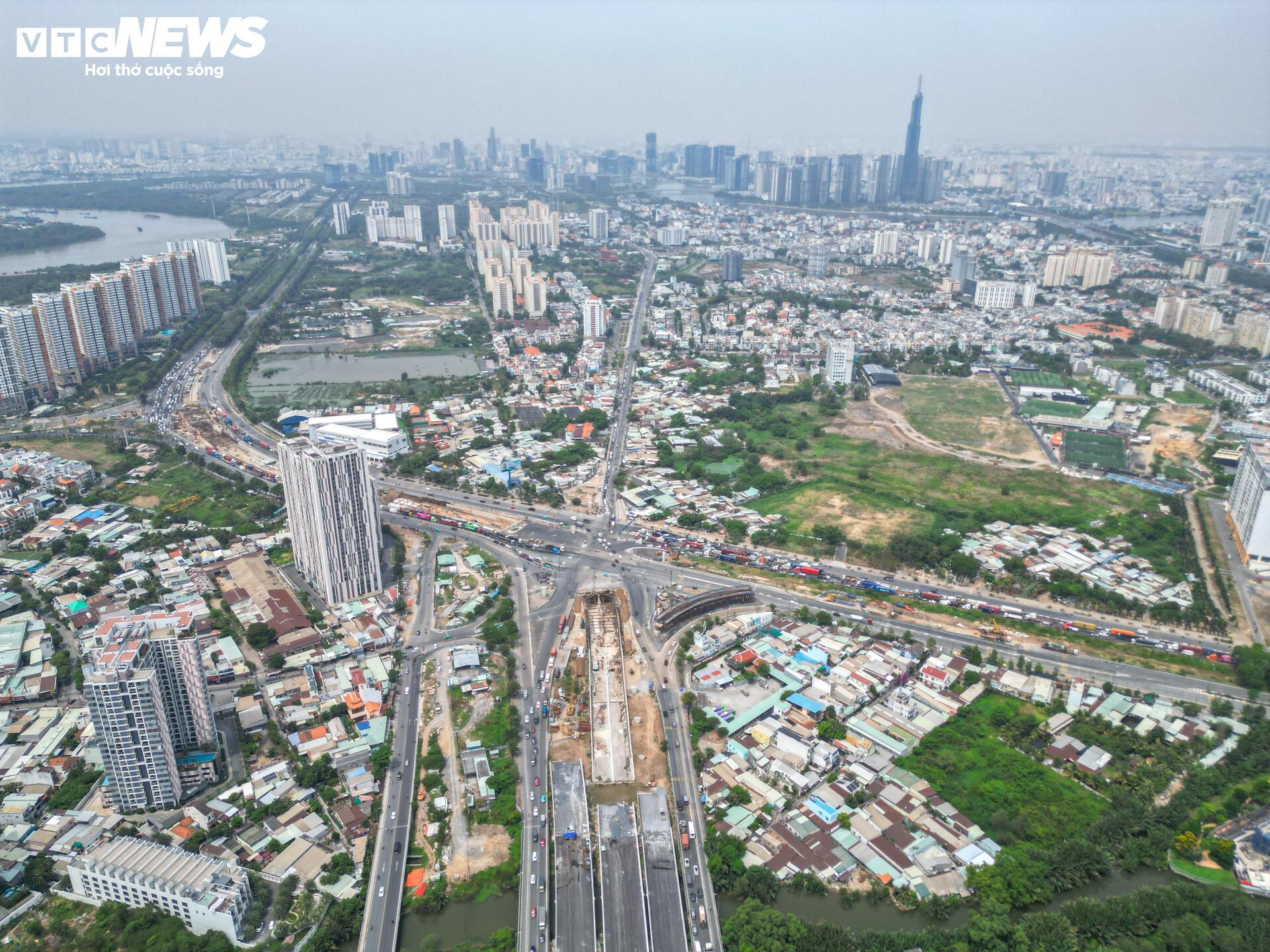 Diện mạo hầm chui An Phú sắp thông xe , giảm ùn tắc cao tốc Long Thành - Ảnh 1.