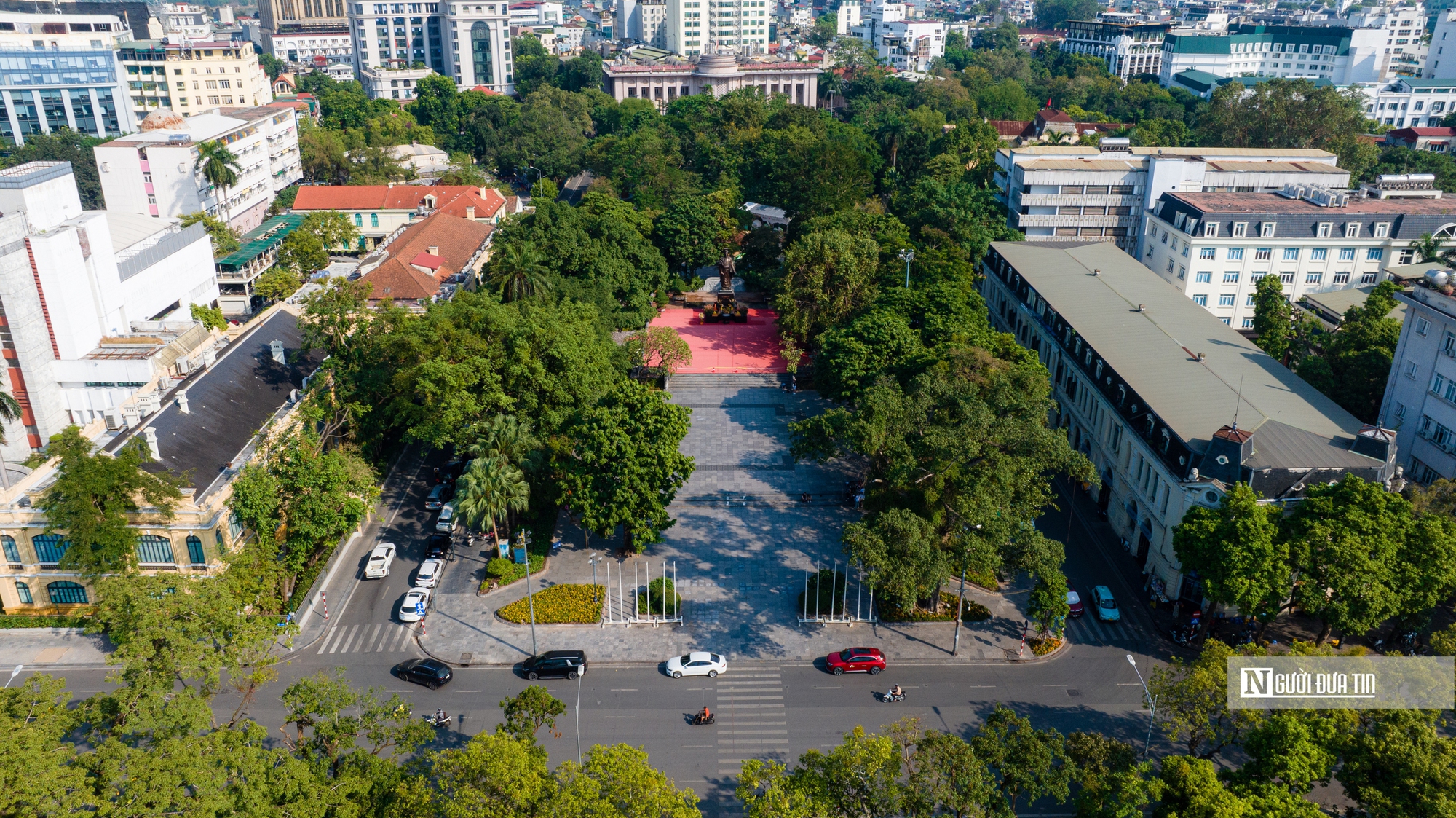 H&agrave; Nội: "Số phận" h&agrave;ng c&acirc;y xanh ở vườn hoa L&yacute; Th&aacute;i Tổ - Ảnh 1.