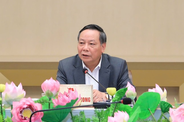 Phó Bí thư Hà Nội thúc đẩy phòng họp không giấy và chuyển đổi số - Ảnh 1.