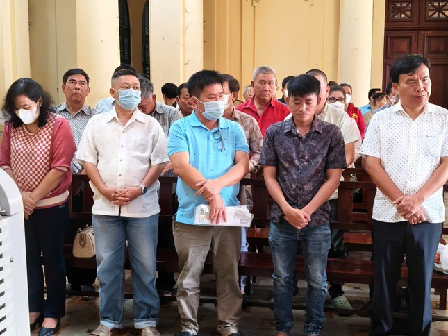 Xét xử cựu Chủ tịch An Giang tiếp tay doanh nghiệp khai thác cát trái phép - Ảnh 3.