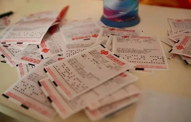 Tr&uacute;ng số độc đắc 2 tỷ đồng, người đ&agrave;n &ocirc;ng kh&ocirc;ng đến nhận thưởng bị cảnh s&aacute;t điều tra, ph&aacute;t hiện b&iacute; mật động trời- Ảnh 2.