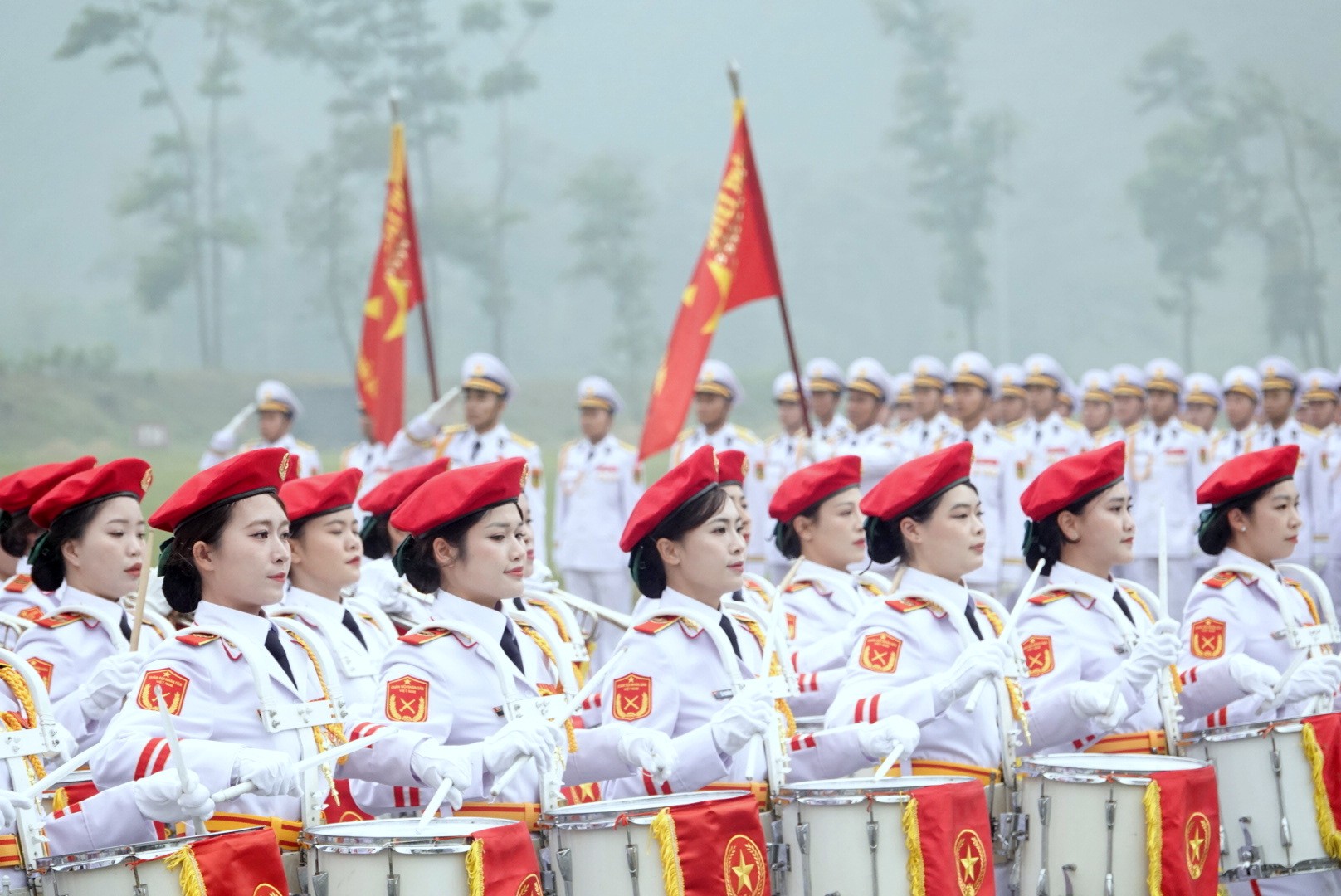 Đại tướng Phan Văn Giang thị sát diễu binh kỷ niệm 50 năm thống nhất - Ảnh 16.