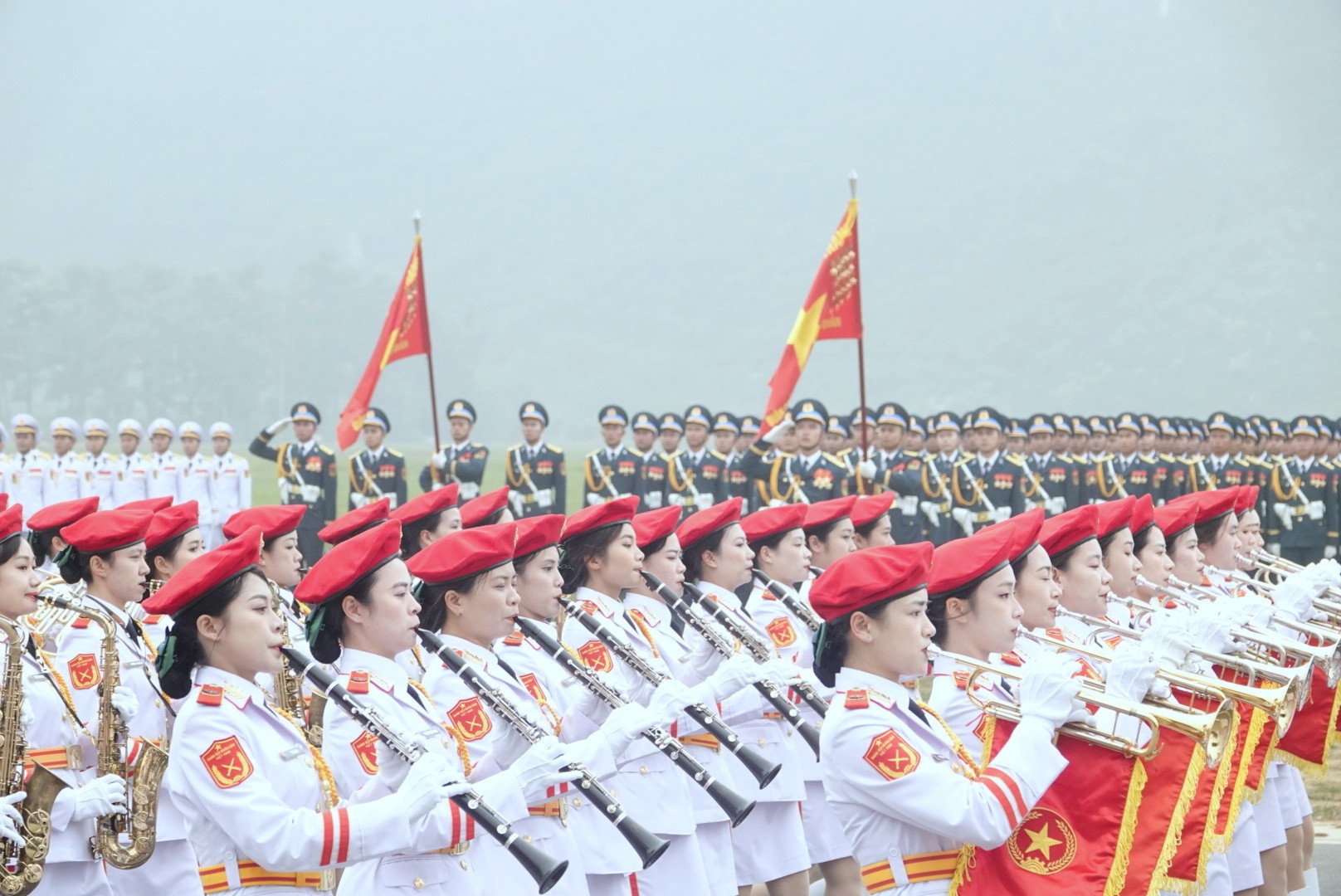 Đại tướng Phan Văn Giang thị sát diễu binh kỷ niệm 50 năm thống nhất - Ảnh 15.