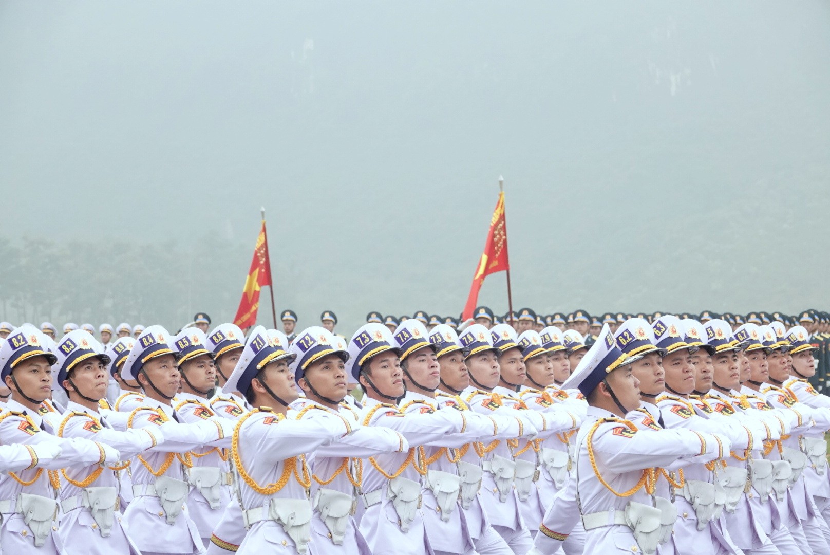 Đại tướng Phan Văn Giang thị sát diễu binh kỷ niệm 50 năm thống nhất - Ảnh 9.