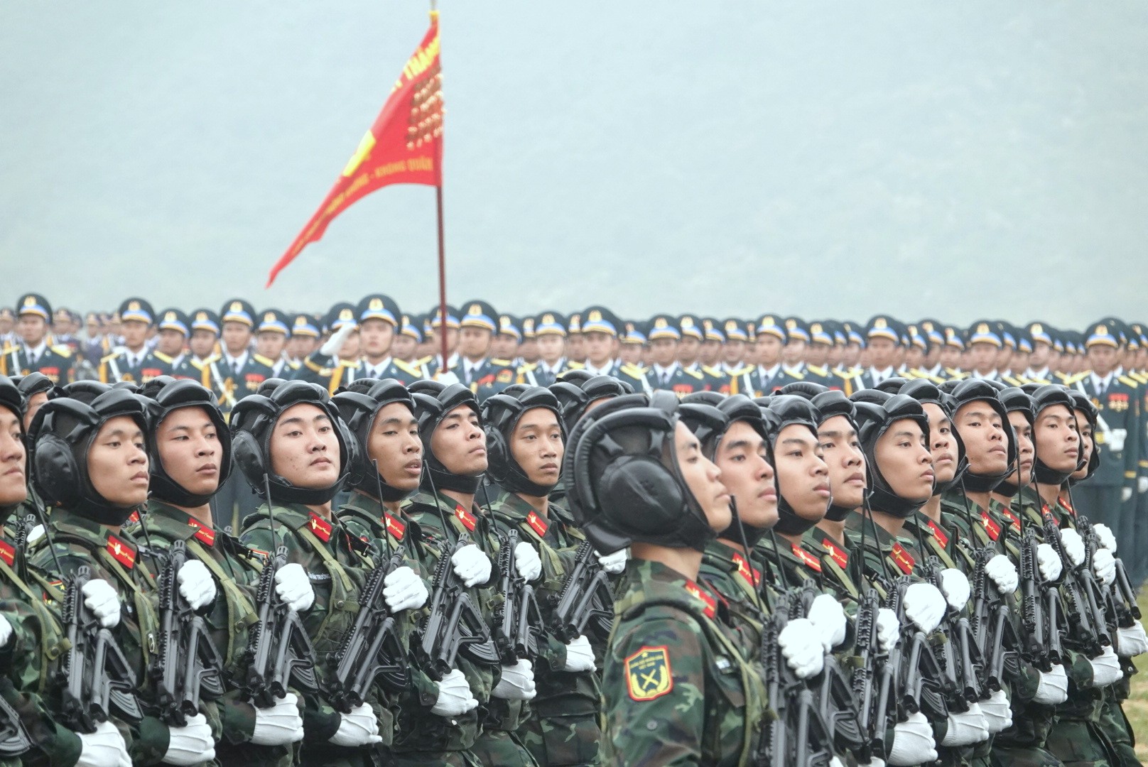 Đại tướng Phan Văn Giang thị sát diễu binh kỷ niệm 50 năm thống nhất - Ảnh 22.