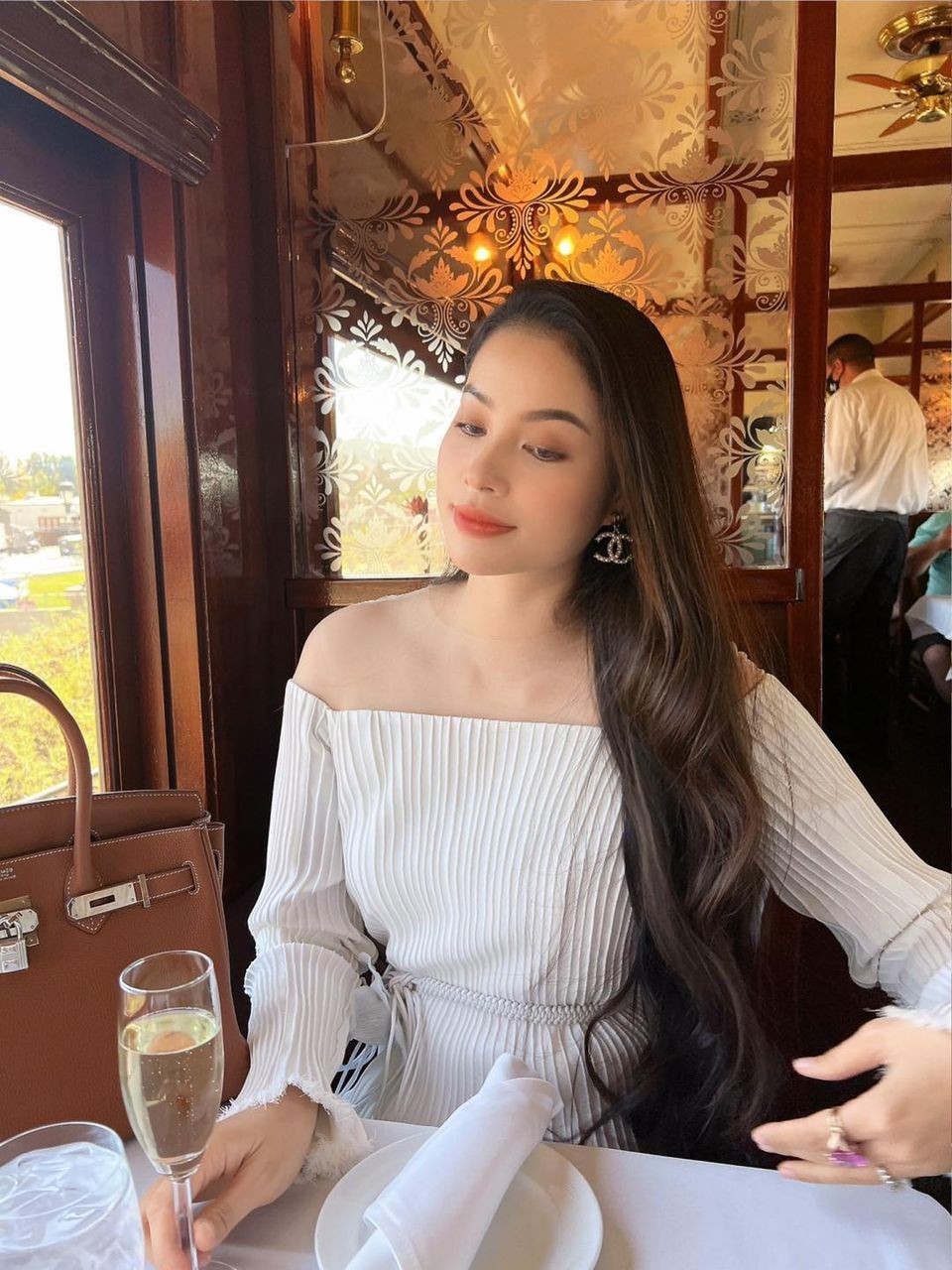 Phạm Hương c&oacute; động th&aacute;i lạ sau nhiều ng&agrave;y im lặng- Ảnh 6.