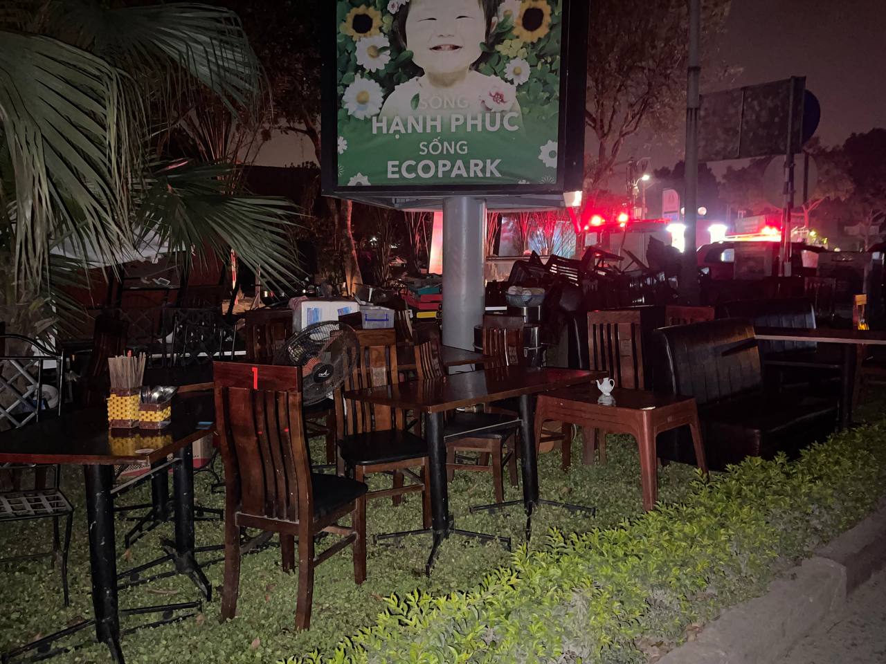 H&agrave; Nội: Đ&aacute;m ch&aacute;y lớn trong đ&ecirc;m tại xưởng băng keo x&atilde; Đ&ocirc;ng Dư - Ảnh 8.