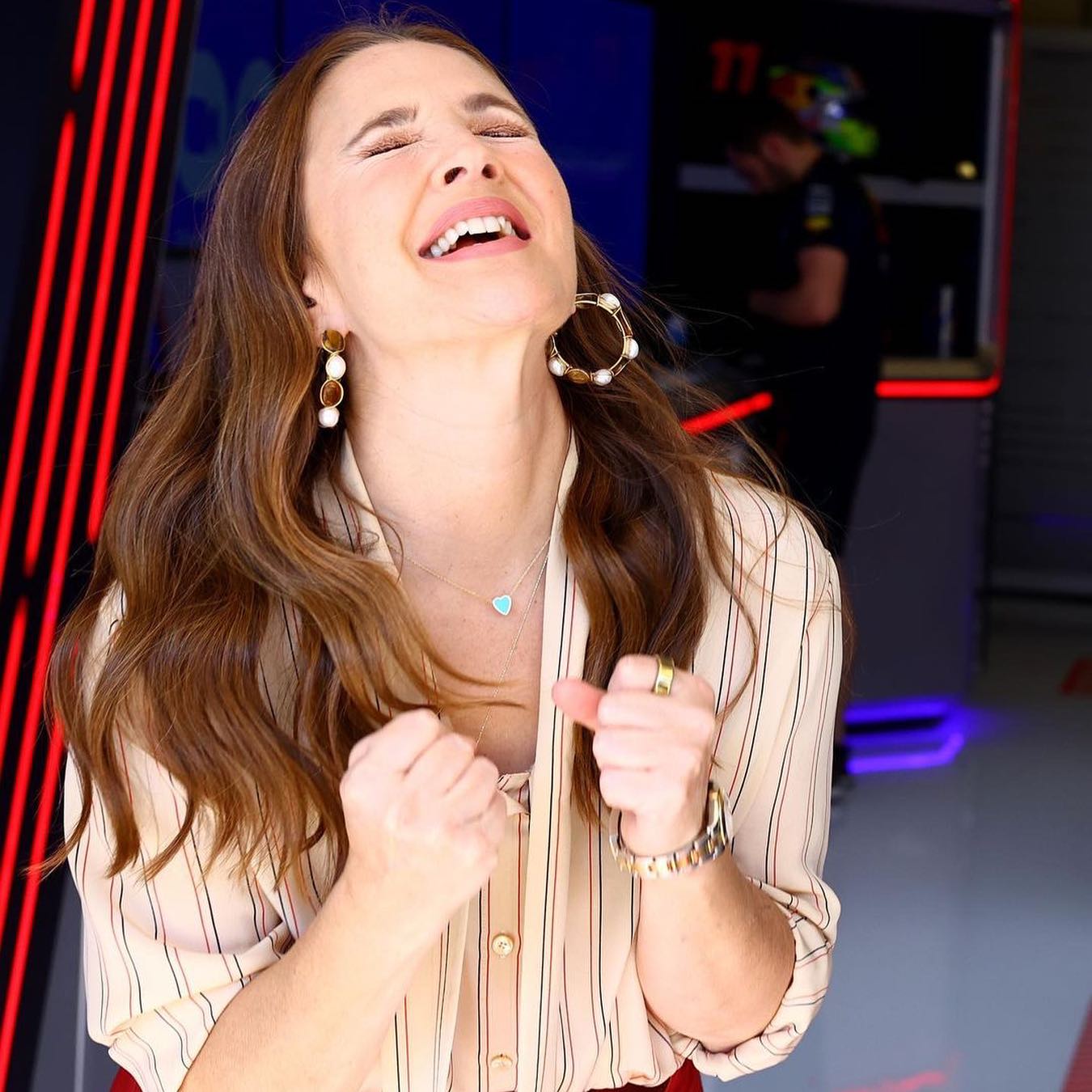 "Người ăn không hết, kẻ lần chẳng ra": Victoria Beckham và nhiều sao Hollywood khốn khổ vì " vòng 1 khủng", thu nhỏ xong còn nổi tiếng hơn- Ảnh 2.