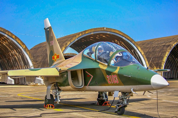 Hợp luyện đội hình trực thăng , Yak - 130 và su - 30 mk2 tại Đồng Nai - Ảnh 6. Hợp luyện đội hình trực thăng , Yak - 130 và su - 30 mk2 tại Đồng Nai - Ảnh 6.