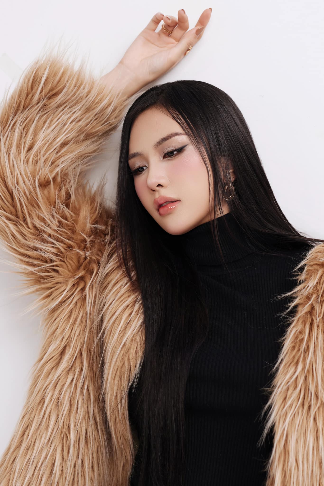 Con gái út của NSND nổi tiếng thi Hoa hậu Hoàn vũ Việt Nam, nhan sắc thế nào? - Ảnh 6.