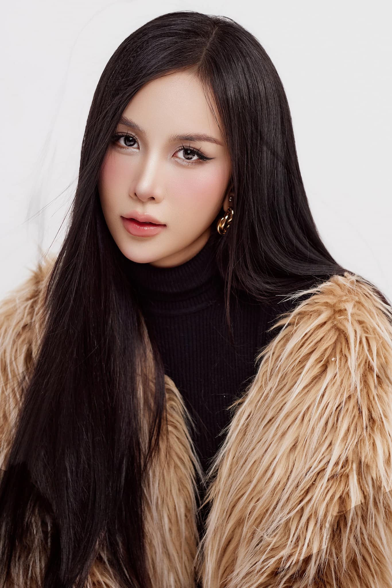 Con gái út của NSND nổi tiếng thi Hoa hậu Hoàn vũ Việt Nam, nhan sắc thế nào? - Ảnh 7.