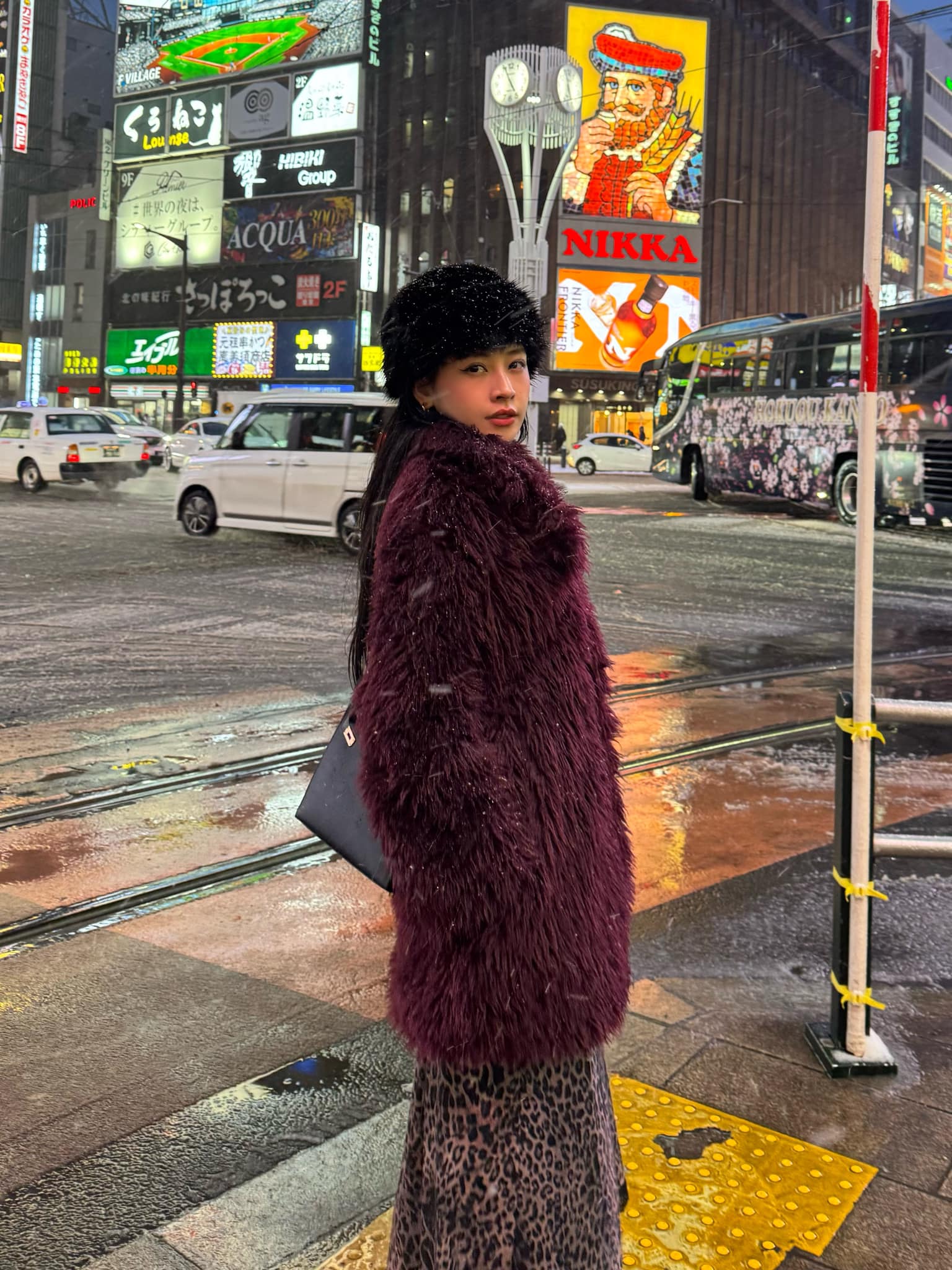 Nữ chủ tịch U35 cả nước biết mặt bị "tóm dính" trên đường: 20s của một tuyệt sắc giai nhân! - Ảnh 7. Nữ chủ tịch U35 cả nước biết mặt bị "tóm dính" trên đường: 20s của một tuyệt sắc giai nhân! - Ảnh 7.