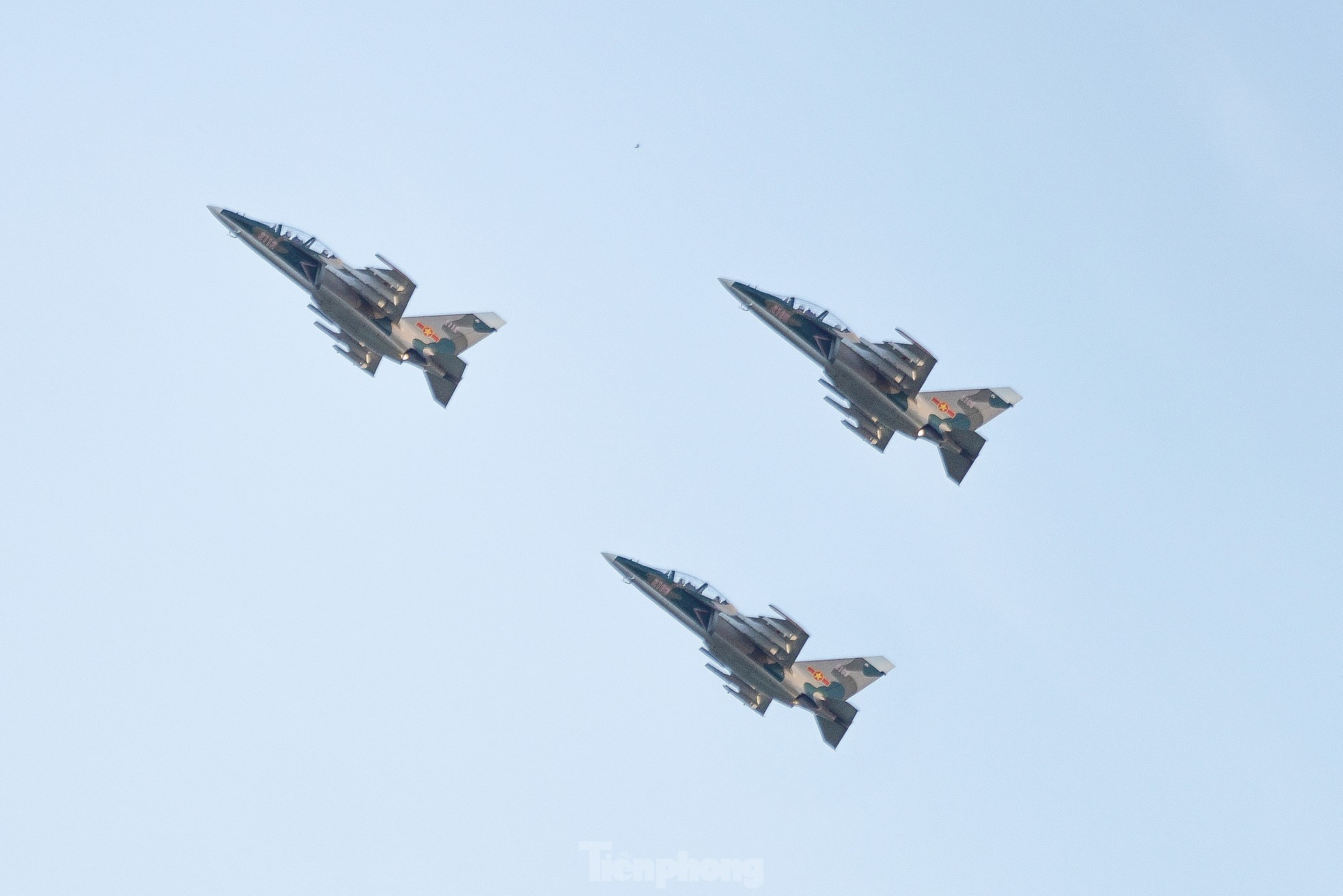 Hợp luyện đội hình trực thăng , Yak - 130 và su - 30 mk2 tại Đồng Nai - Ảnh 12. Hợp luyện đội hình trực thăng , Yak - 130 và su - 30 mk2 tại Đồng Nai - Ảnh 12.