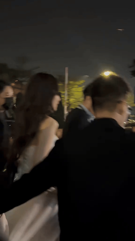 Nữ chủ tịch U35 cả nước biết mặt bị "tóm dính" trên đường: 20s của một tuyệt sắc giai nhân! - Ảnh 3. Nữ chủ tịch U35 cả nước biết mặt bị "tóm dính" trên đường: 20s của một tuyệt sắc giai nhân! - Ảnh 3.