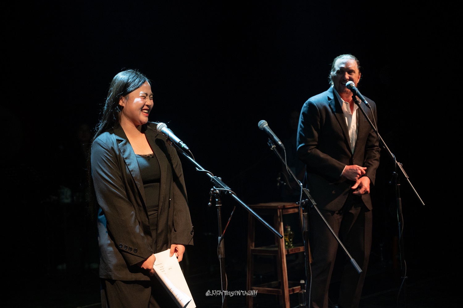 Đạo diễn “Đêm tối rực rỡ” hóa thân Chí Phèo, thoại giọng Bắc - Ảnh 2.