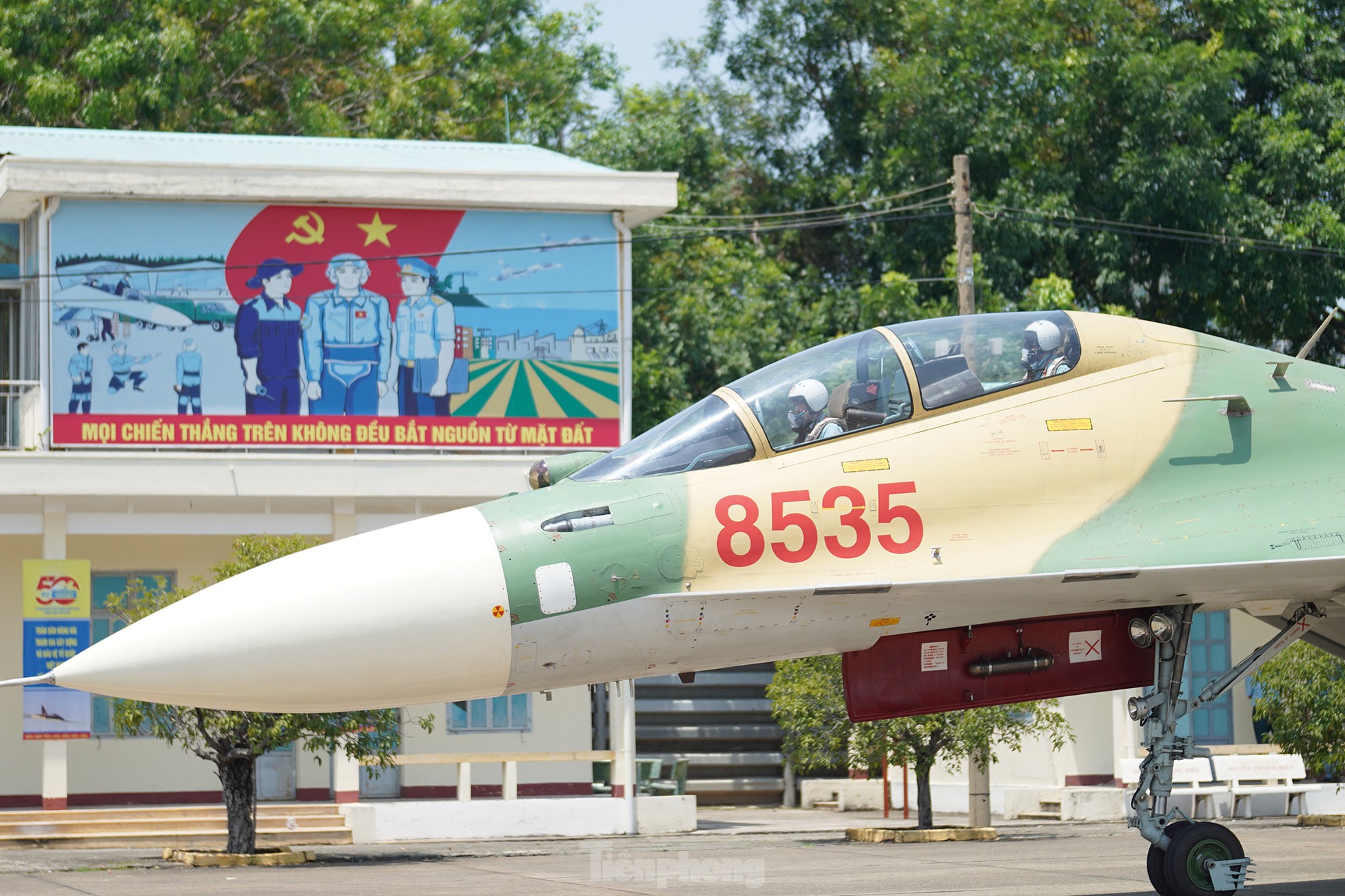 Hợp luyện đội hình trực thăng , Yak - 130 và su - 30 mk2 tại Đồng Nai - Ảnh 13. Hợp luyện đội hình trực thăng , Yak - 130 và su - 30 mk2 tại Đồng Nai - Ảnh 13.