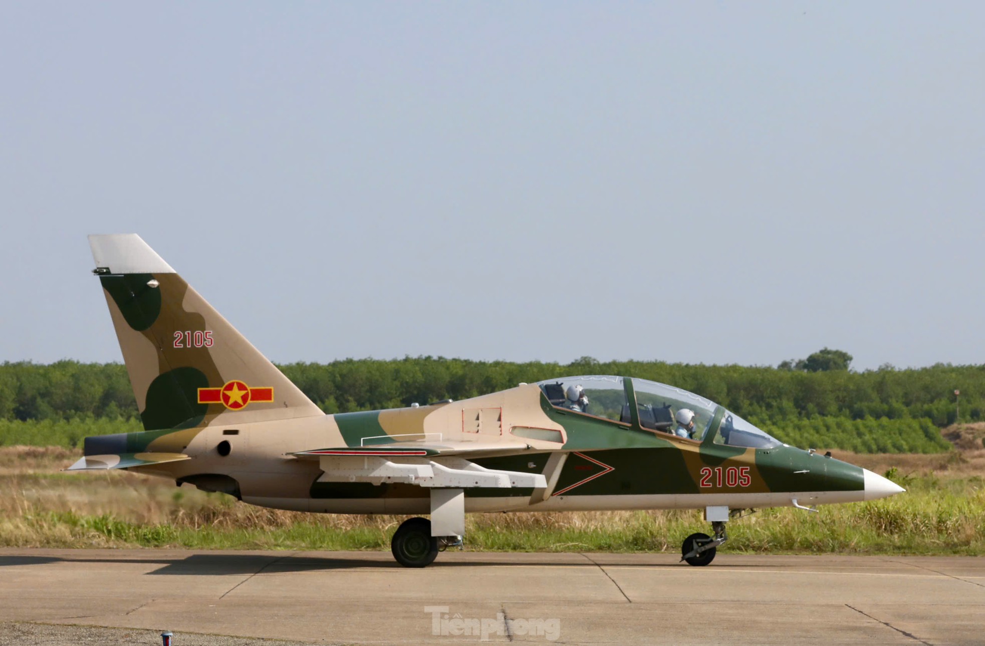 Hợp luyện đội hình trực thăng , Yak - 130 và su - 30 mk2 tại Đồng Nai - Ảnh 7. Hợp luyện đội hình trực thăng , Yak - 130 và su - 30 mk2 tại Đồng Nai - Ảnh 7.