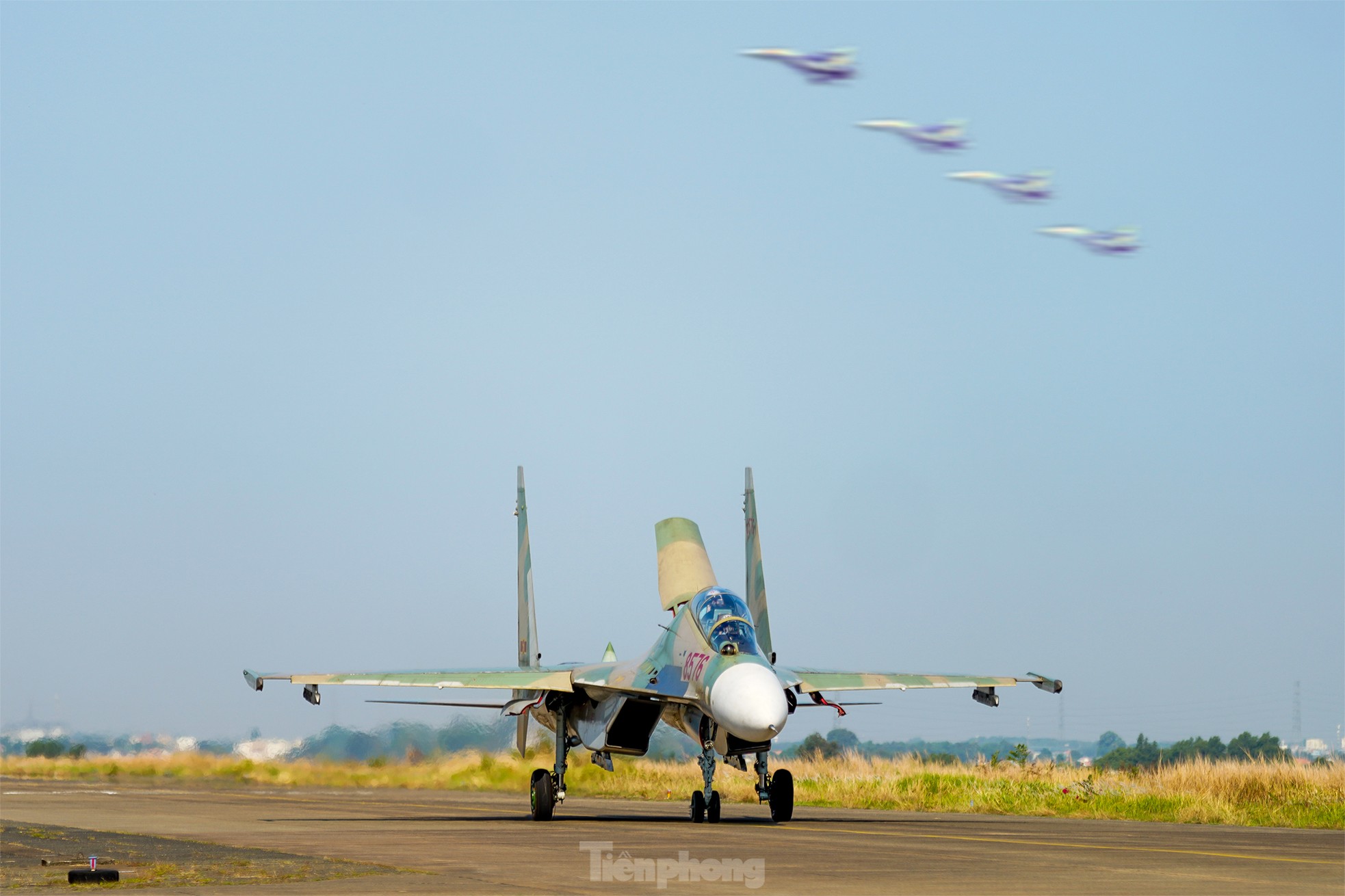 Hợp luyện đội hình trực thăng , Yak - 130 và su - 30 mk2 tại Đồng Nai - Ảnh 15. Hợp luyện đội hình trực thăng , Yak - 130 và su - 30 mk2 tại Đồng Nai - Ảnh 15.