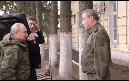 Nhân vật đặc biệt xuất hiện ở Moscow chỉ vài giờ sau tin ngừng bắn: EU kinh ngạc, chiến thắng về tay Nga - Ảnh 3.