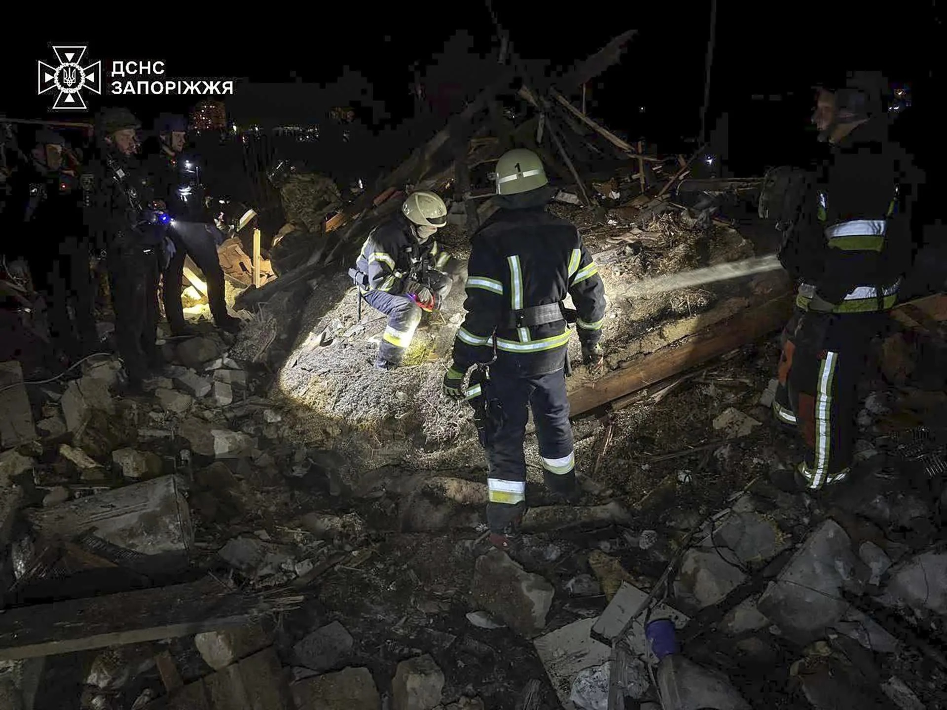 EU yêu cầu Nga rút quân vô điều kiện khỏi Ukraine nếu muốn bỏ trừng phạt - Ảnh 1.