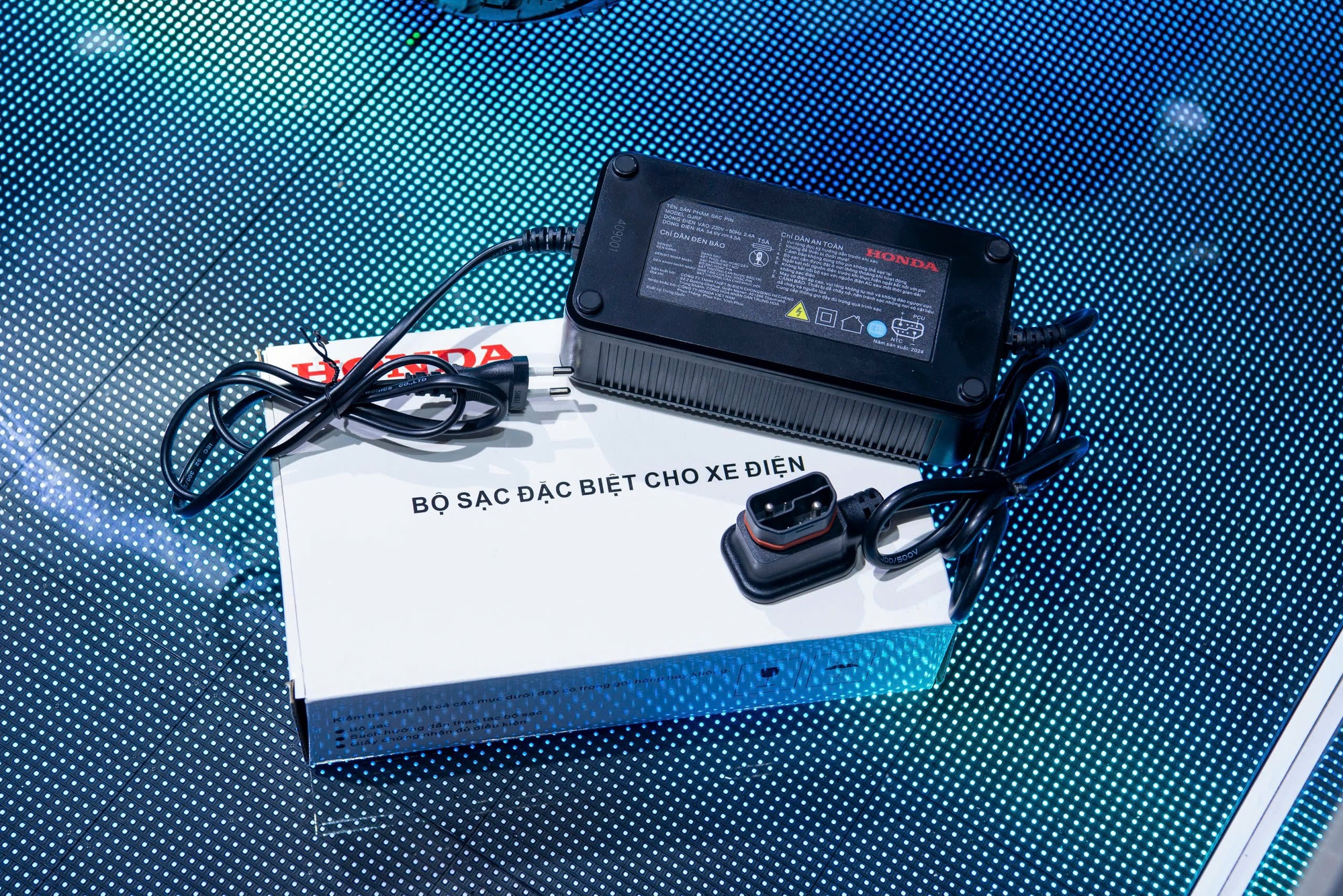 Hỏi AI phân tích xe điện sản xuất tại VN Honda ICON e:, chỉ Deepseek nói ra được 1 cụm từ ‘đắt giá’- Ảnh 3.