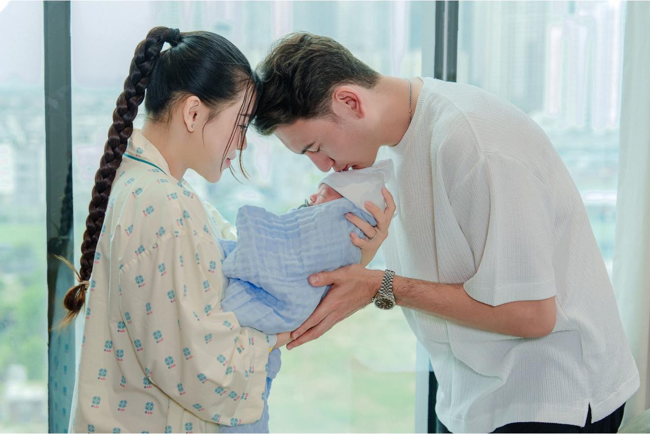Đặng Văn Lâm vắng nhà, Yến Xuân hoảng sợ kể lại chuyện nhà rung lắc liên tục- Ảnh 1.