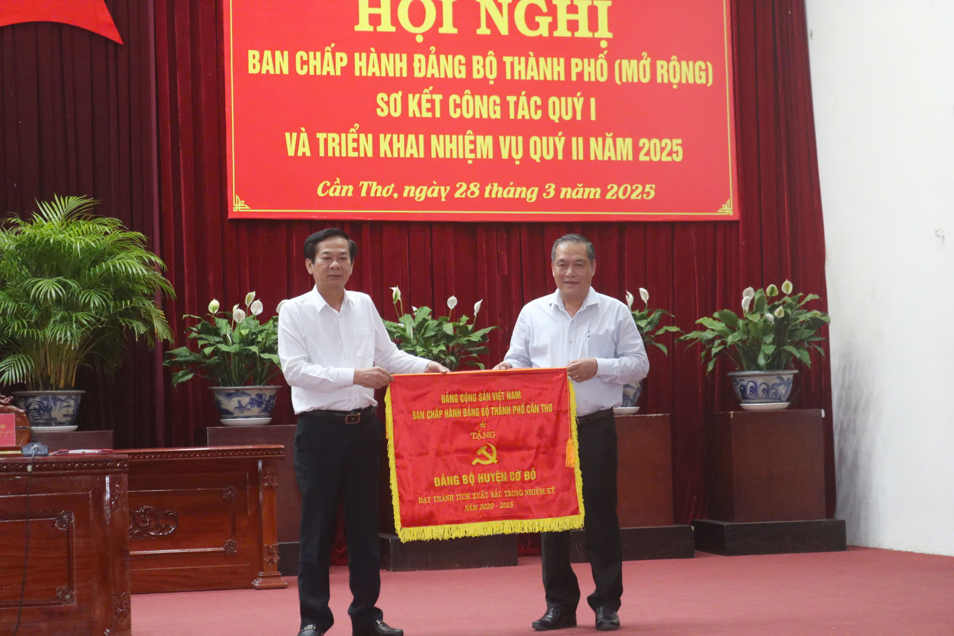 Bí thư thành ủy Cần Thơ chỉ đạo tinh gọn tổ chức bộ máy chính trị hiệu quả - Ảnh 2.