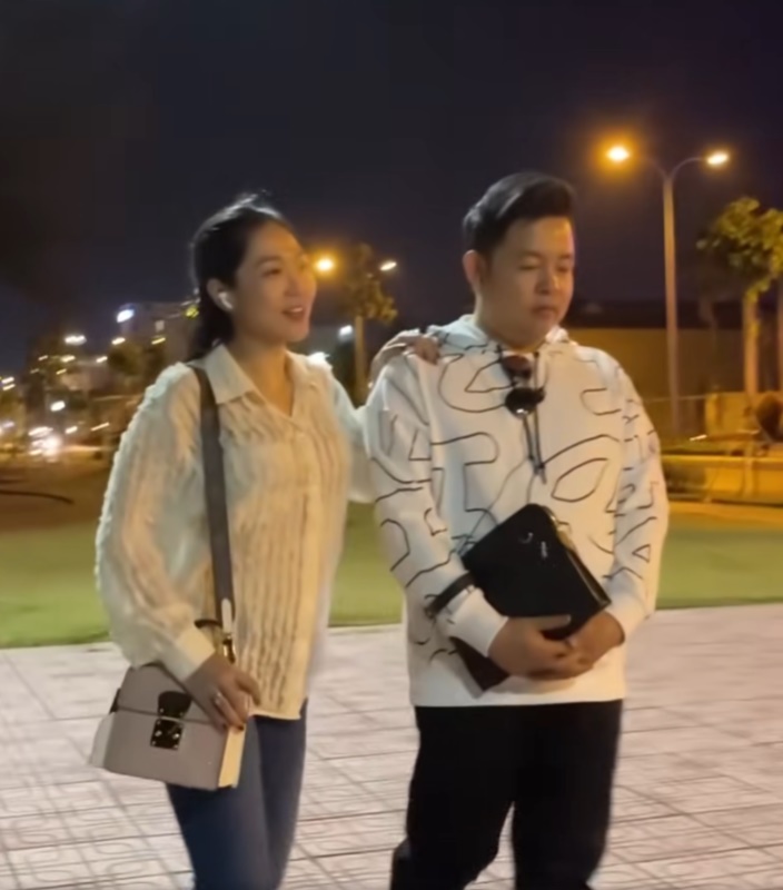 Quang Lê chia sẻ chuyện con cái với Hà Thanh Xuân ở tuổi 46 - Ảnh 1. Quang Lê chia sẻ chuyện con cái với Hà Thanh Xuân ở tuổi 46 - Ảnh 1.