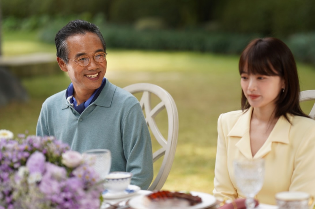 Bạn g&aacute;i n&oacute;i khi n&agrave;o c&oacute; nh&agrave; sẽ cưới, bố t&ocirc;i liền đưa ra cuốn sổ đỏ v&agrave; k&egrave;m theo điều kiện khiến c&ocirc; ấy sợ t&aacute;i mặt- Ảnh 1.