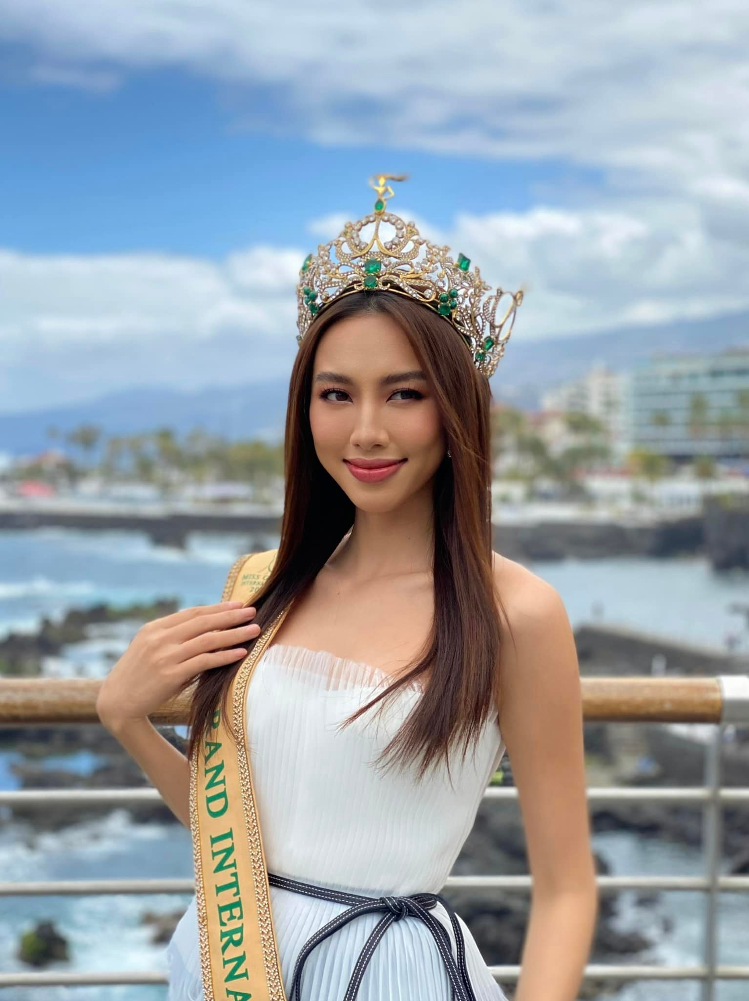 Hoa hậu Thùy Tiên trở lại sau vụ quảng cáo kẹo rau bị xử phạt - Ảnh 4.