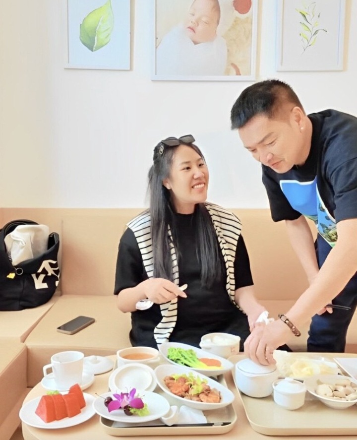 Cuộc sống làm bố bỉm sữa của nghệ sỹ Quang Minh ở tuổi 66 - Ảnh 7. Cuộc sống làm bố bỉm sữa của nghệ sỹ Quang Minh ở tuổi 66 - Ảnh 7.