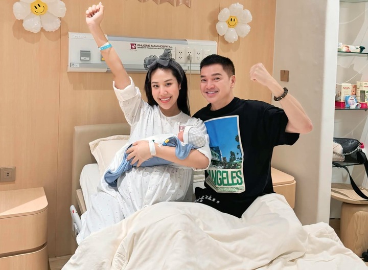 Cuộc sống làm bố bỉm sữa của nghệ sỹ Quang Minh ở tuổi 66 - Ảnh 1. Cuộc sống làm bố bỉm sữa của nghệ sỹ Quang Minh ở tuổi 66 - Ảnh 1.